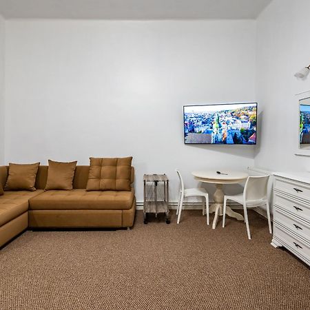 Designer Apartment! The Center! Валова 29 Lviv Ngoại thất bức ảnh