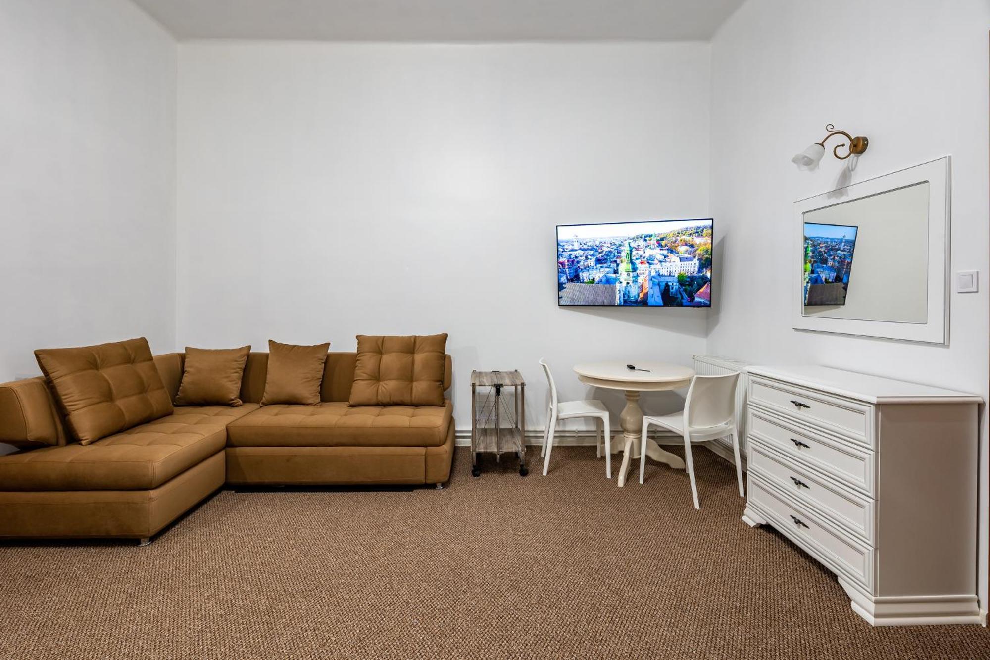 Designer Apartment! The Center! Валова 29 Lviv Ngoại thất bức ảnh