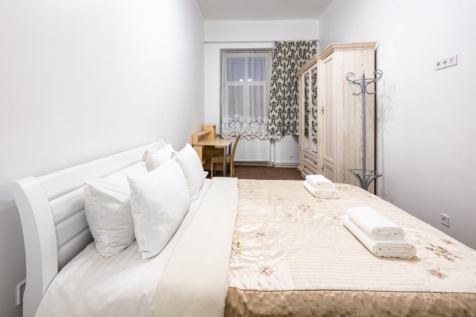 Designer Apartment! The Center! Валова 29 Lviv Ngoại thất bức ảnh