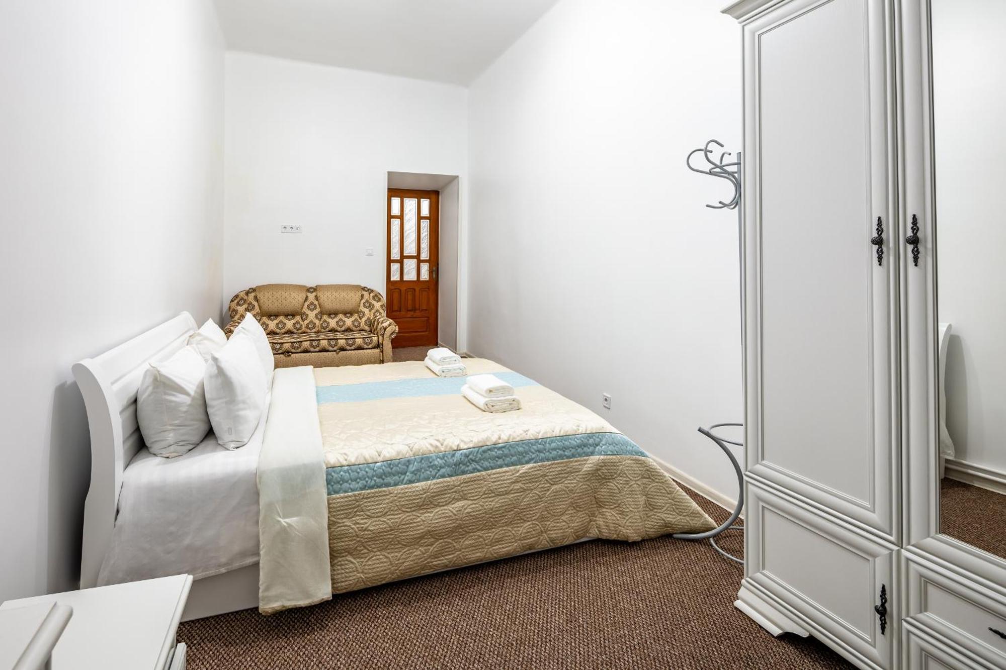 Designer Apartment! The Center! Валова 29 Lviv Ngoại thất bức ảnh